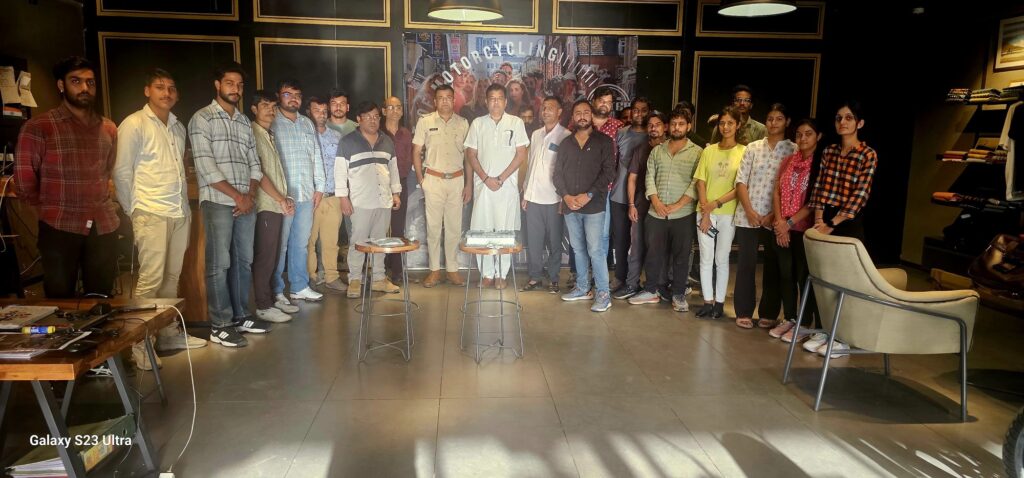 रौनक़ रॉयल एनफील्ड ने बनाई अपनी पाँचवीं वर्षगाँठ