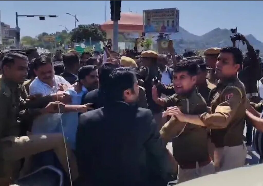 हाईवे-रेलवे ट्रैक बंद करने की चेतावनी के बाद झुका प्रशासन, इन मांगों पर बनी सहमति; अजमेर में वकीलों का आंदोलन समाप्त