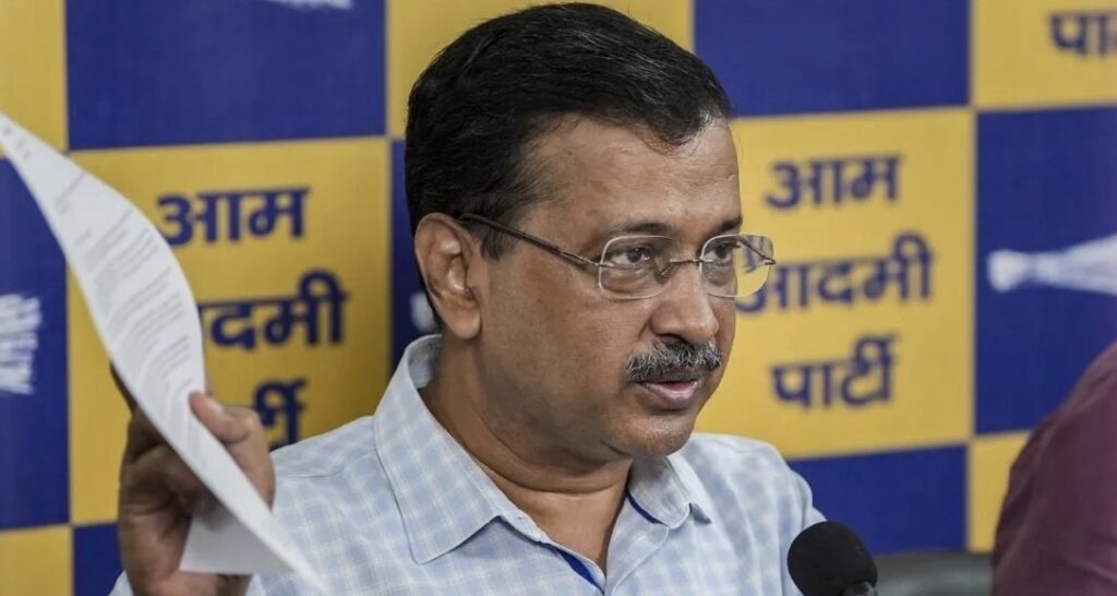 E-20 पेट्रोल पर केजरीवाल के तीखे सवाल, वाहन कंपनियों से पूछा- नुकसान हुआ तो जिम्मेदारी किसकी?